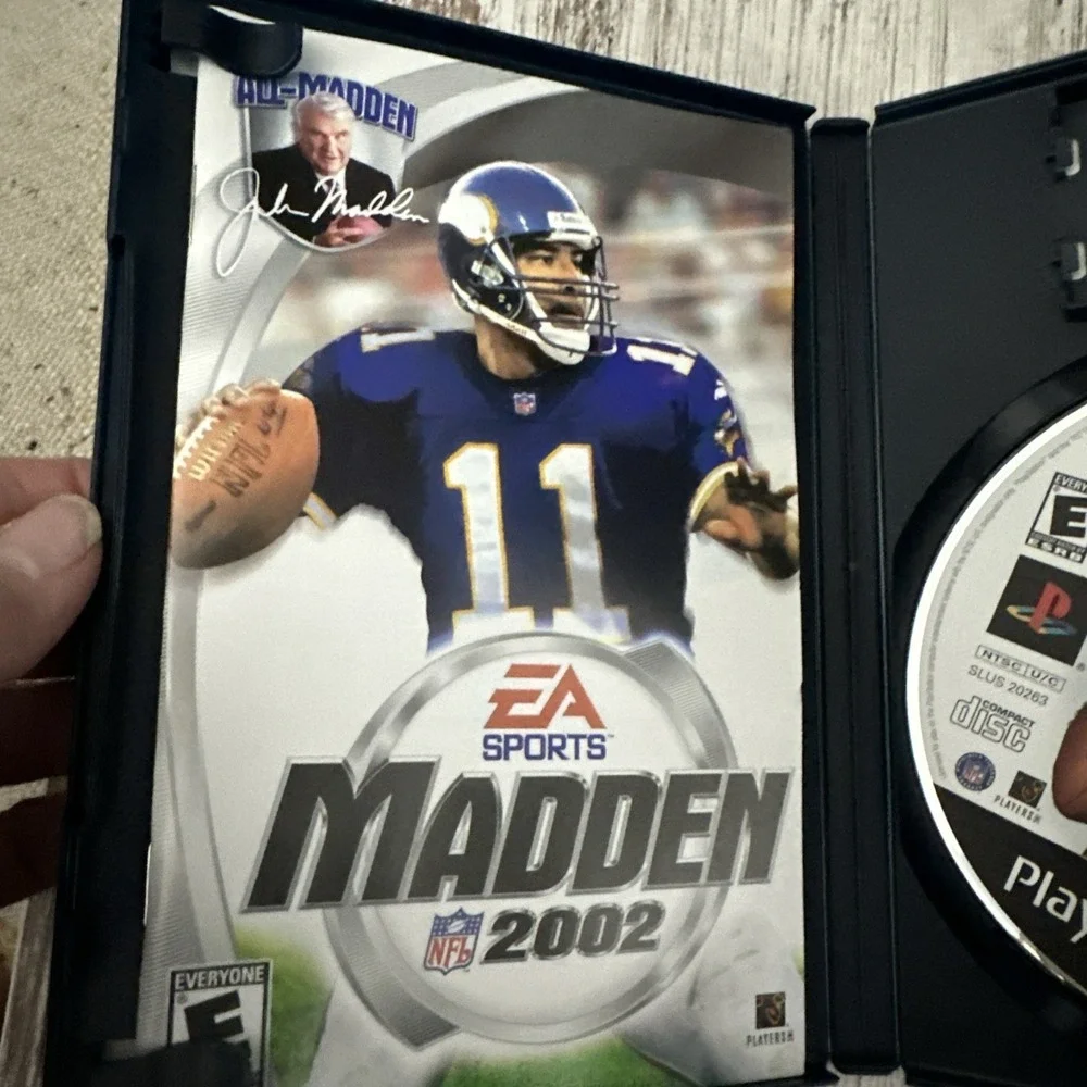 Madden NFL 2002 (PS2, 2001) PlayStation 2 With Manual